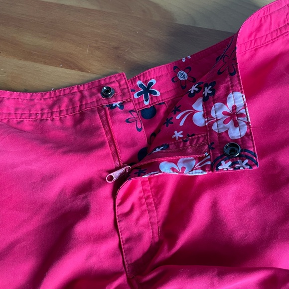 COPY - NWOT Y2K Board Shorts - Picture 11 of 16